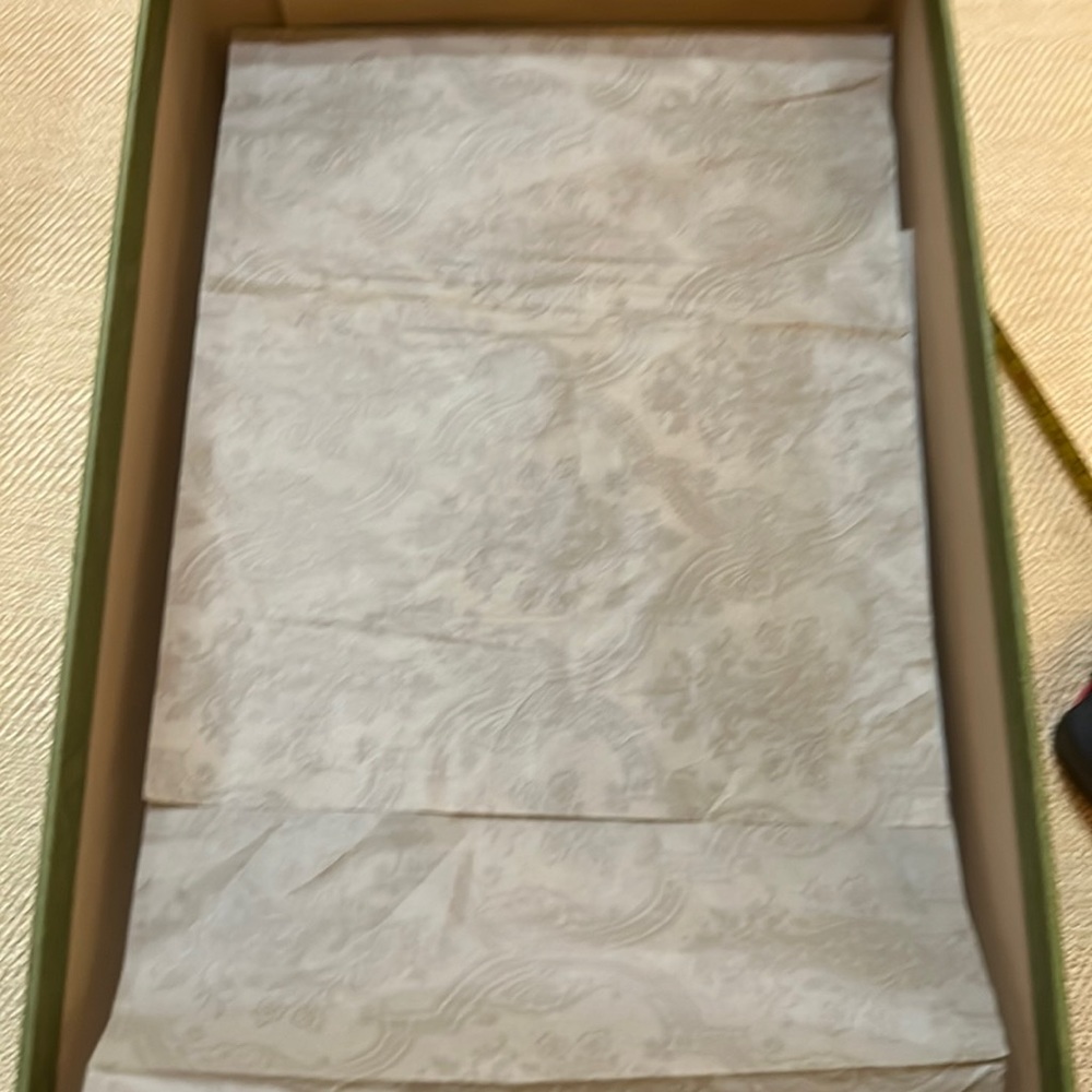 Gucci Empty Box With Tissue, Certificates And Dus… - image 7